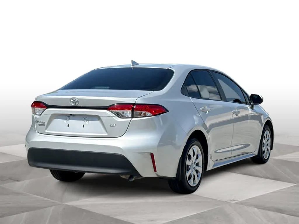 2025 Toyota Corolla LE photo 8