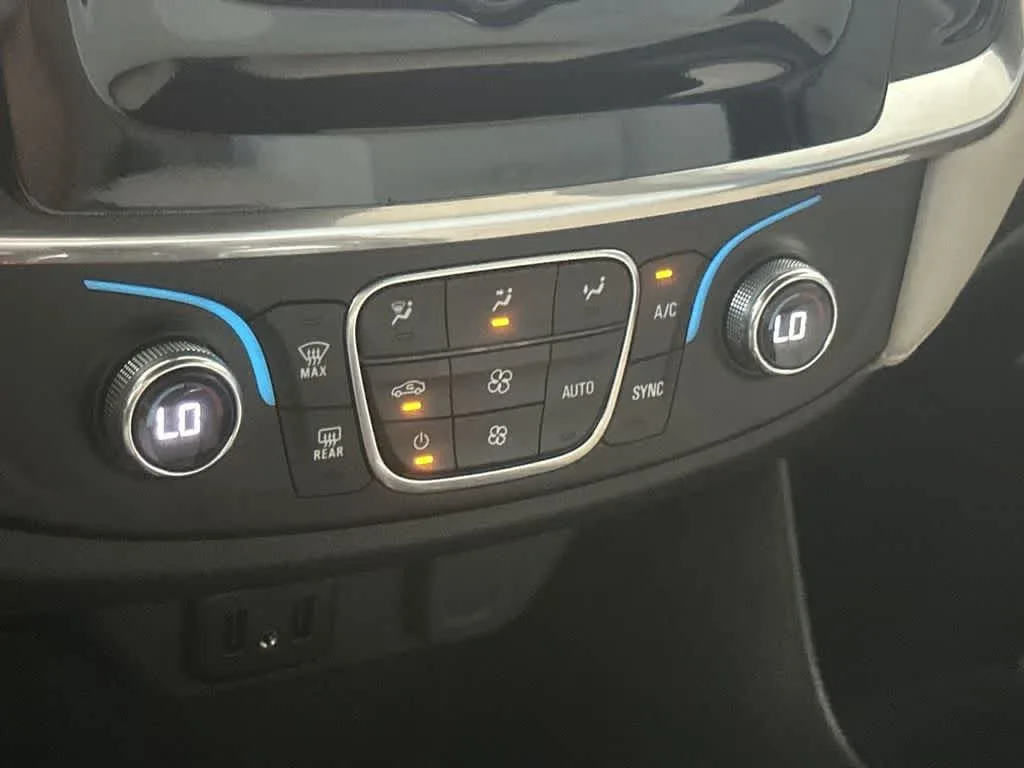 2023 Chevrolet Traverse LS photo 20