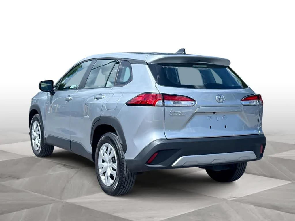 2023 Toyota Corolla Cross L photo 6