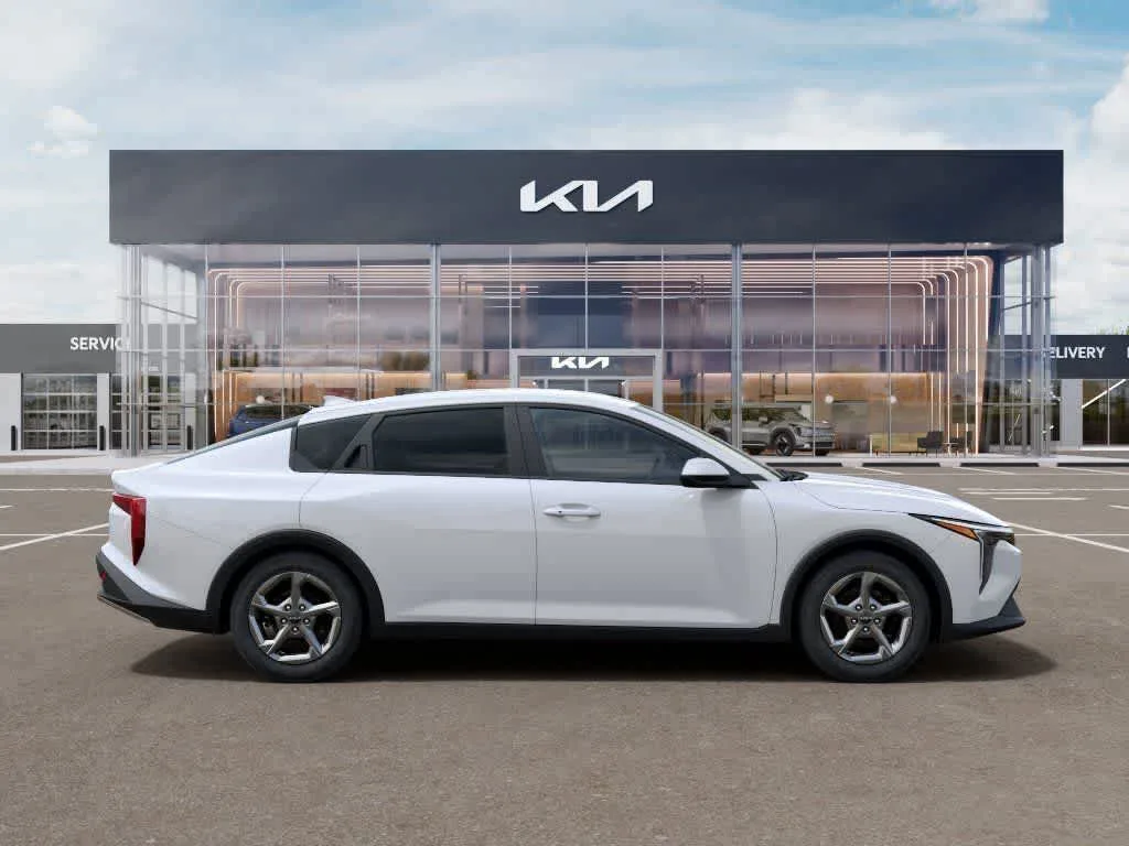 2026 Kia K4 LXS photo 6
