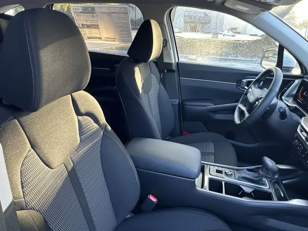 2026 Kia Sorento LX photo 27