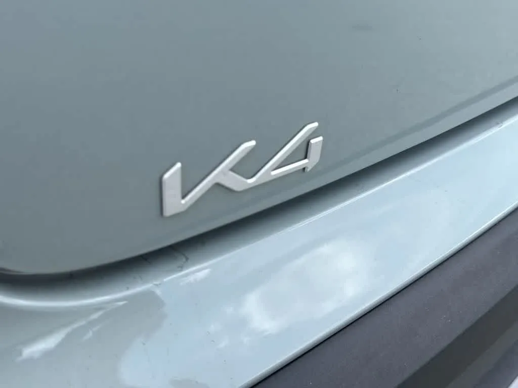 2025 Kia K4 LXS photo 10