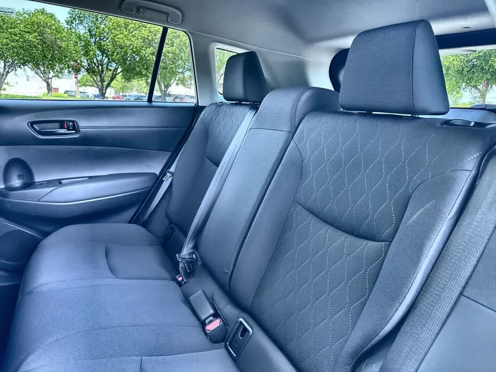 2024 Toyota Corolla Cross LE photo 22