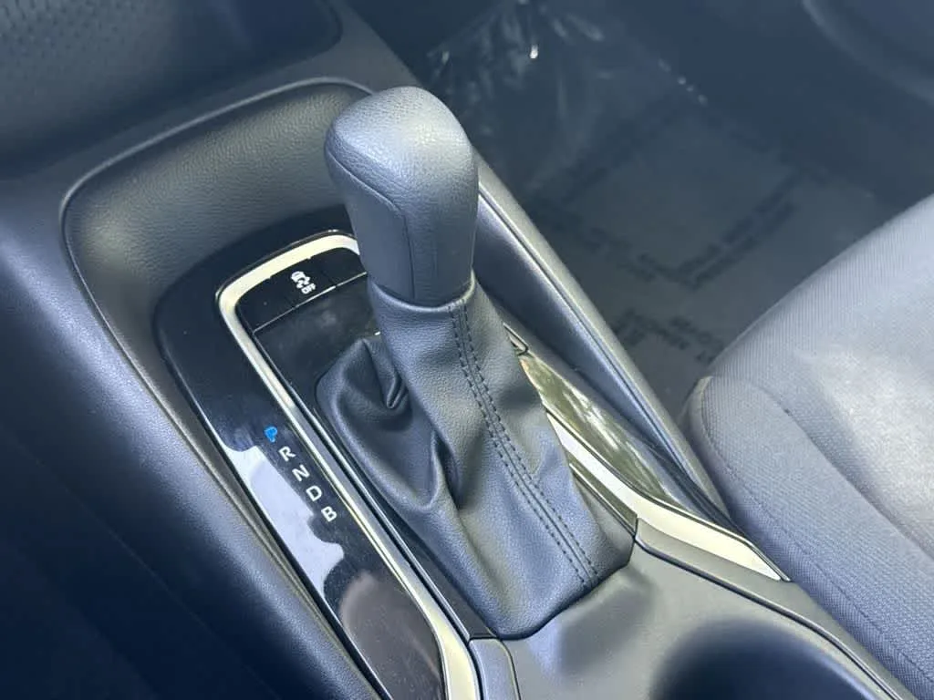 2025 Toyota Corolla LE photo 21