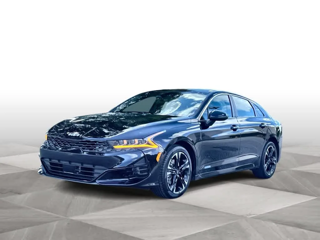 2024 Kia K5 GT-Line photo 4