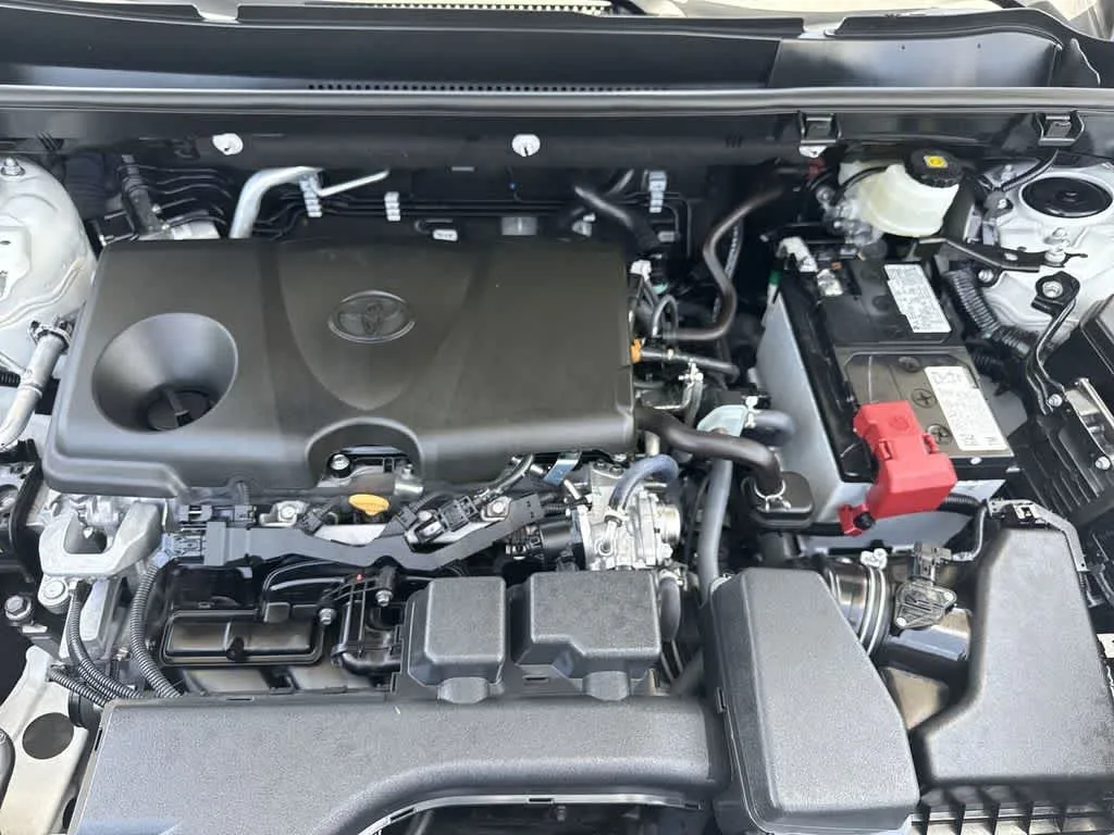 2025 Toyota RAV4 XLE Premium photo 12