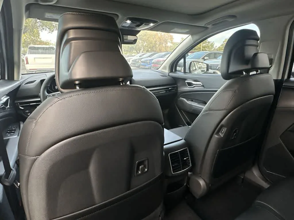 2026 Kia Sportage SX photo 23