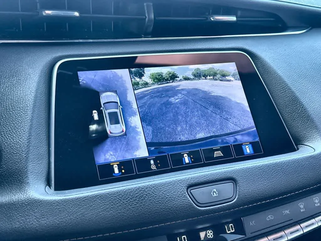 2022 Cadillac XT4 FWD Sport photo 19
