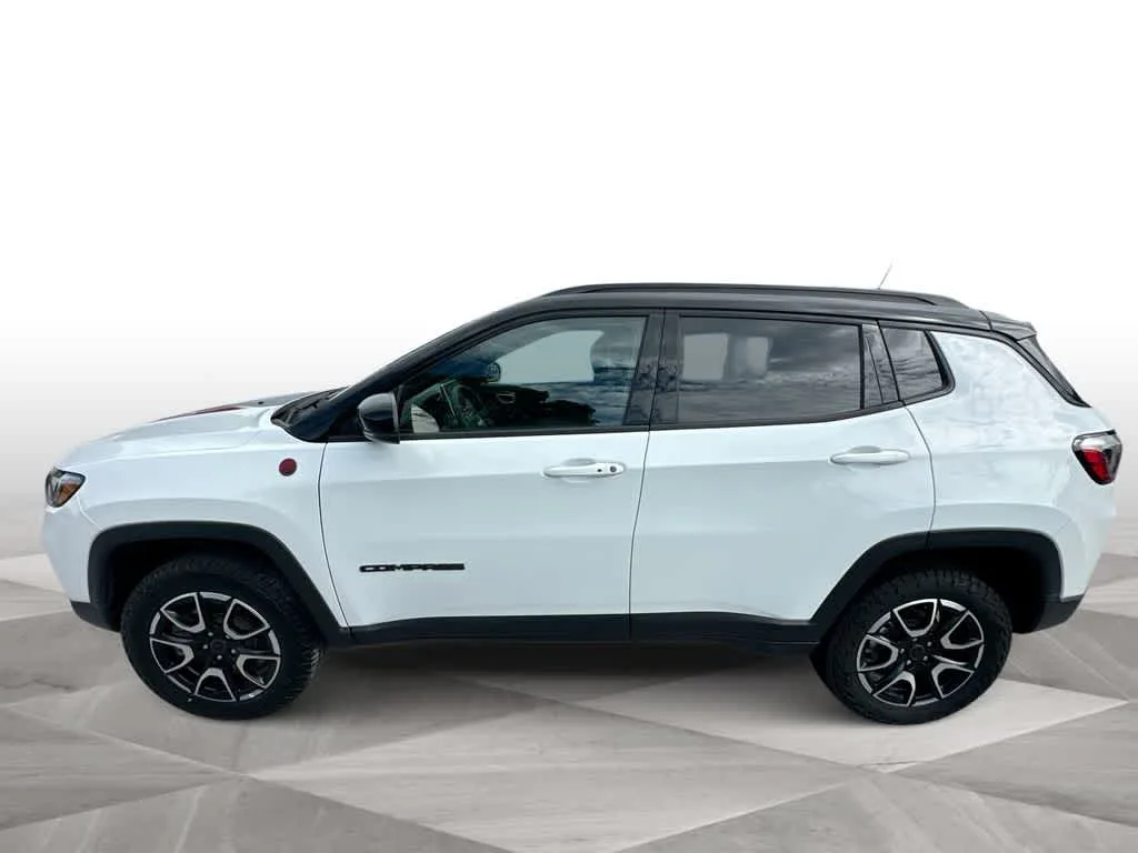 2025 Jeep Compass Trailhawk photo 5