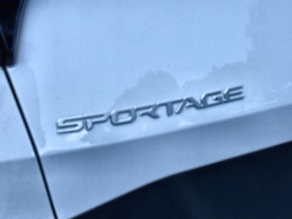 2025 Kia Sportage EX photo 10