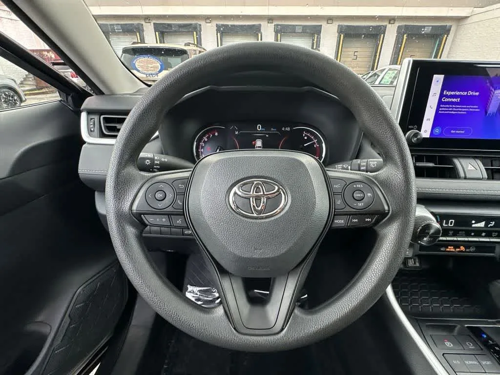 2024 Toyota RAV4 XLE photo 22