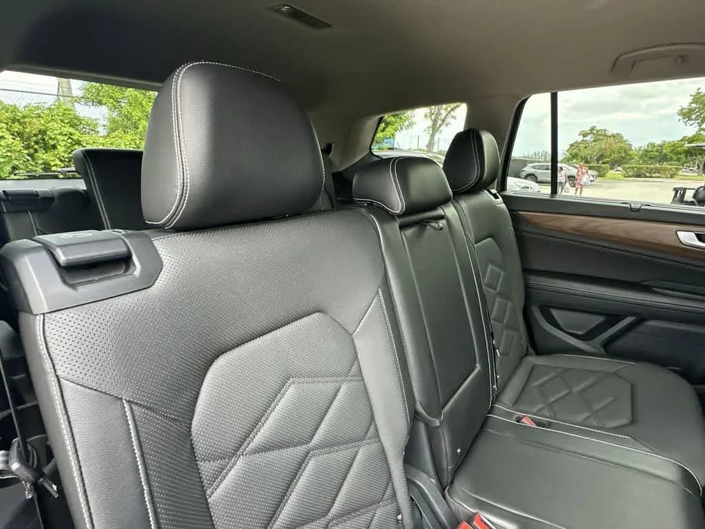 2024 Volkswagen Atlas 2.0T SE w/Technology photo 13