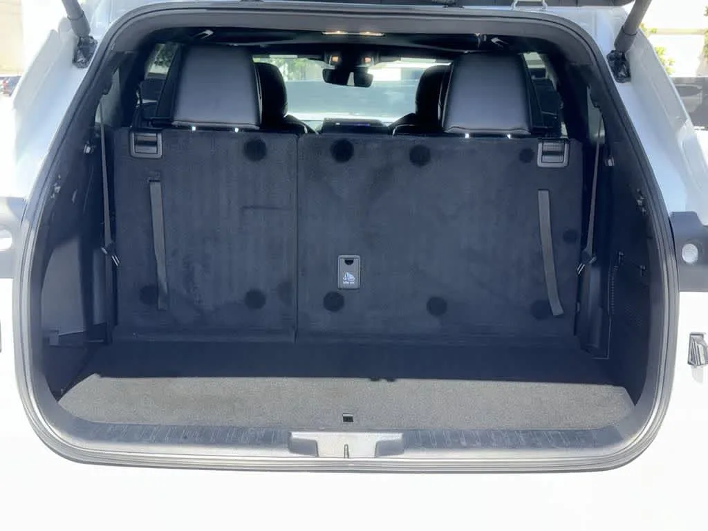 2024 Toyota Highlander XSE photo 25