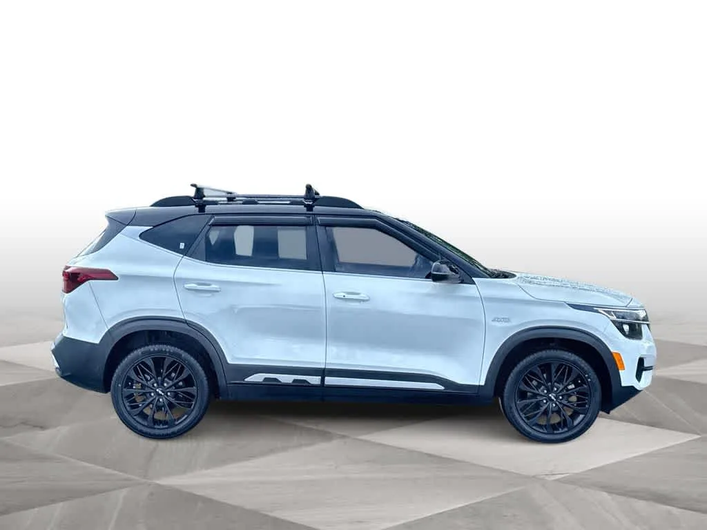 2022 Kia Seltos Nightfall photo 9