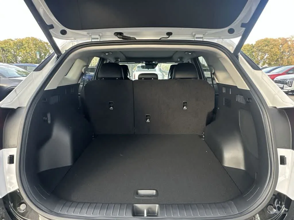 2026 Kia Sportage SX photo 25