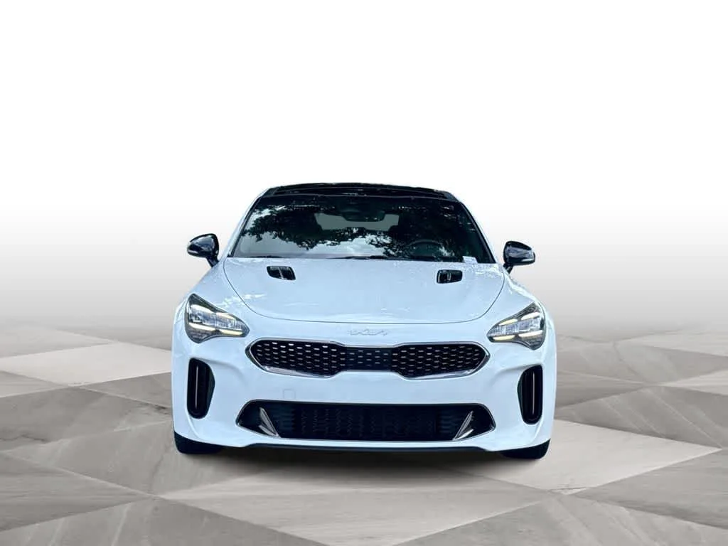 2023 Kia Stinger GT-Line photo 3