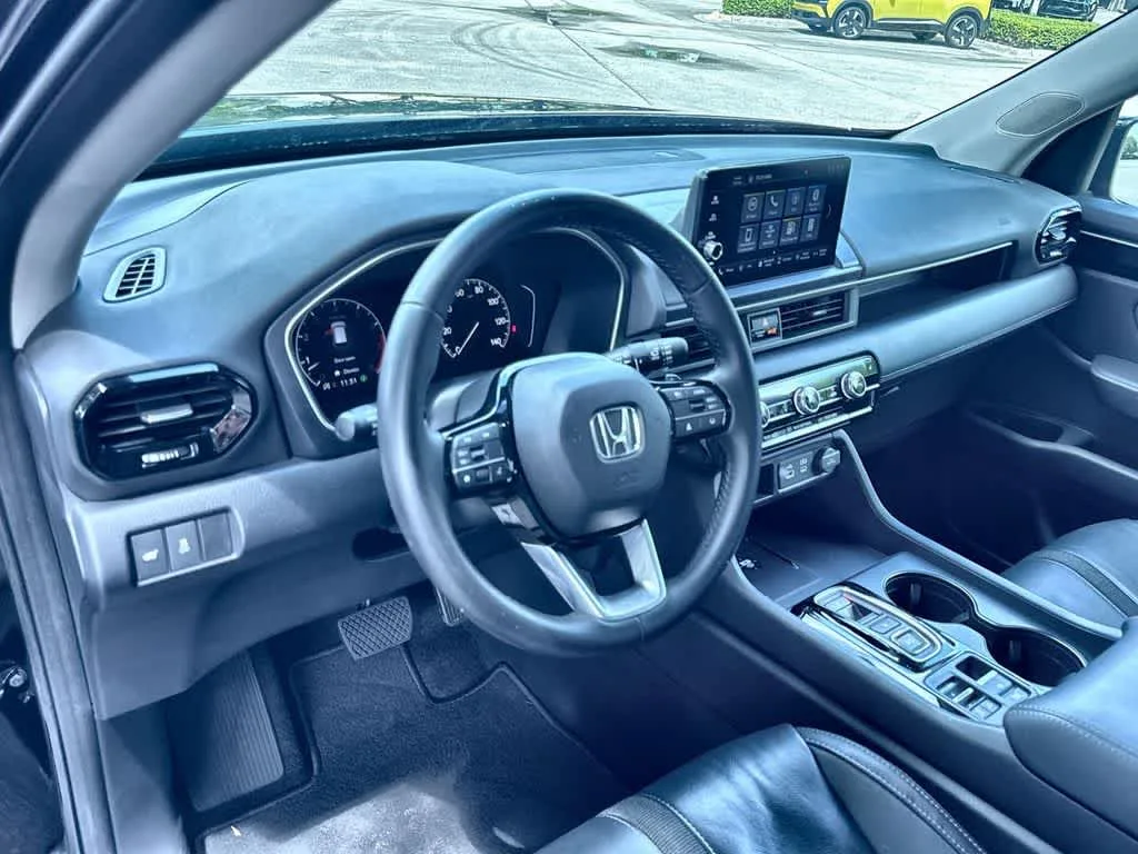 2023 Honda Pilot EX-L 7 Passenger photo 13