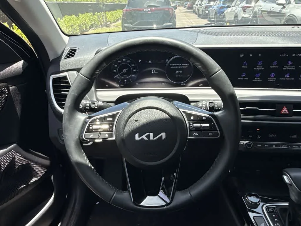 2026 Kia Seltos EX photo 19