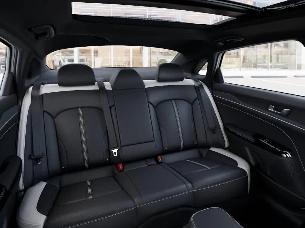 2026 Kia K5 GT-Line photo 11