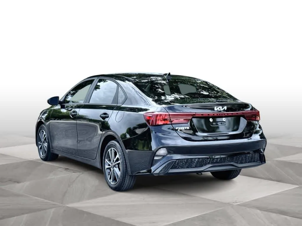 2024 Kia Forte LXS photo 6