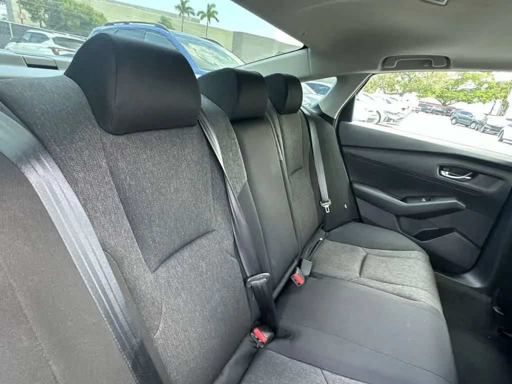 2025 Honda Accord SE photo 17