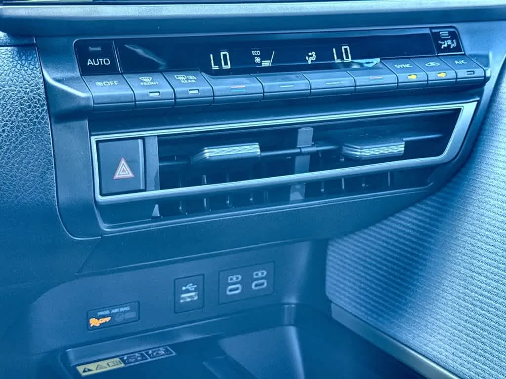 2025 Toyota Camry SE photo 20