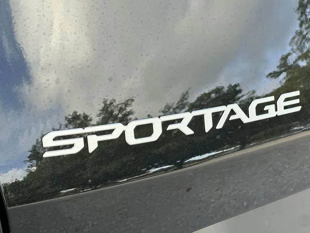 2026 Kia Sportage Hybrid S photo 10