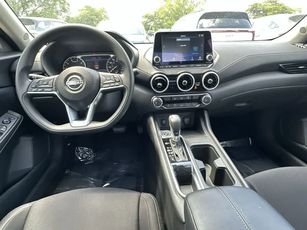 2025 Nissan Sentra SV photo 17