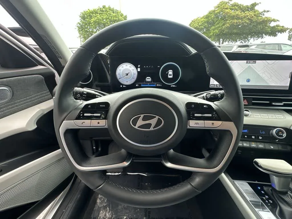 2024 Hyundai Elantra Limited photo 22