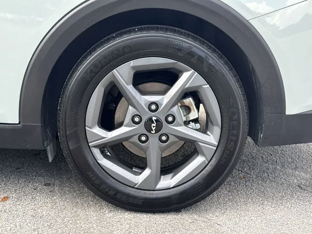 2025 Kia K4 LXS photo 11