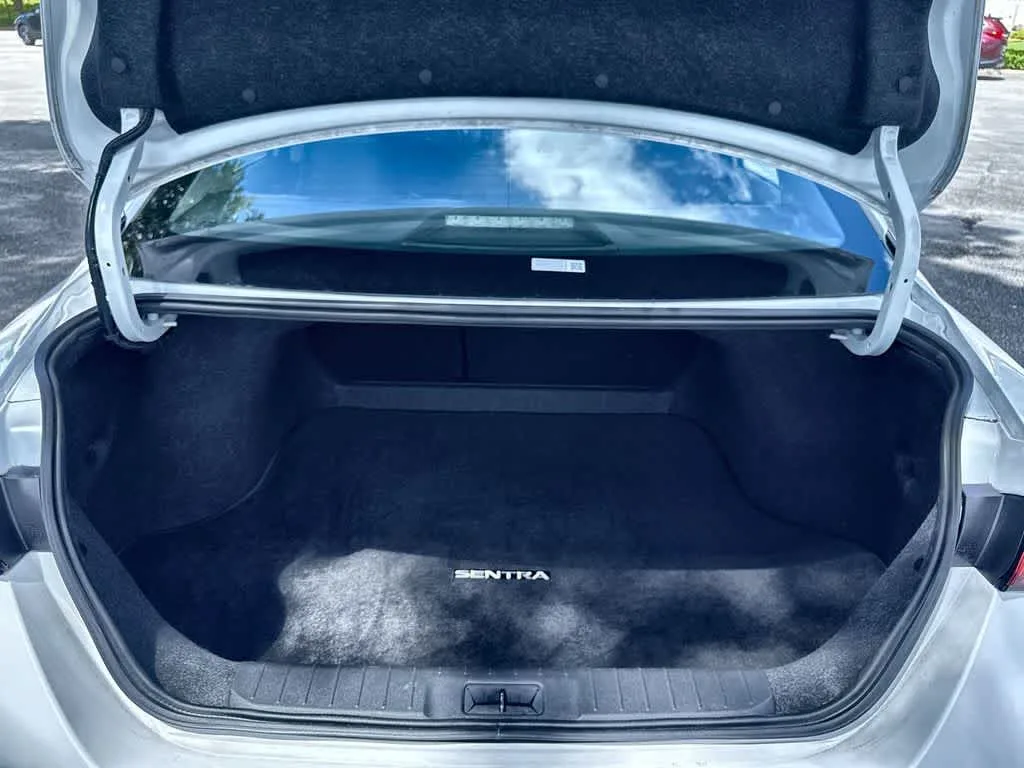 2025 Nissan Sentra S photo 25