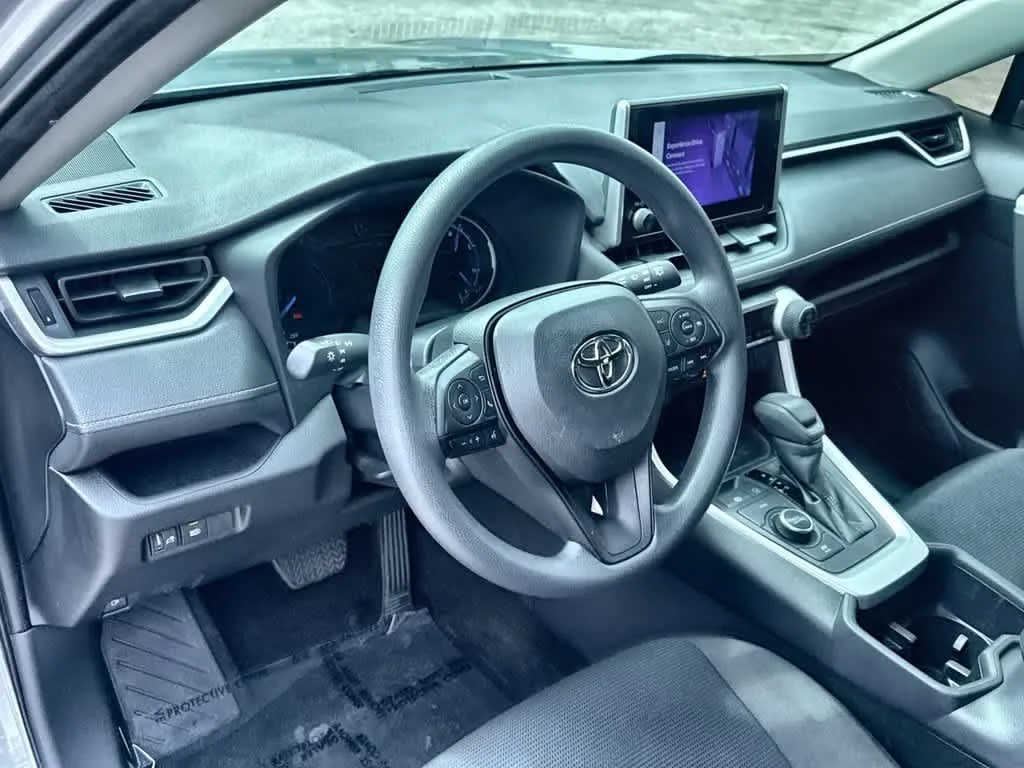 2024 Toyota RAV4 Hybrid LE photo 13