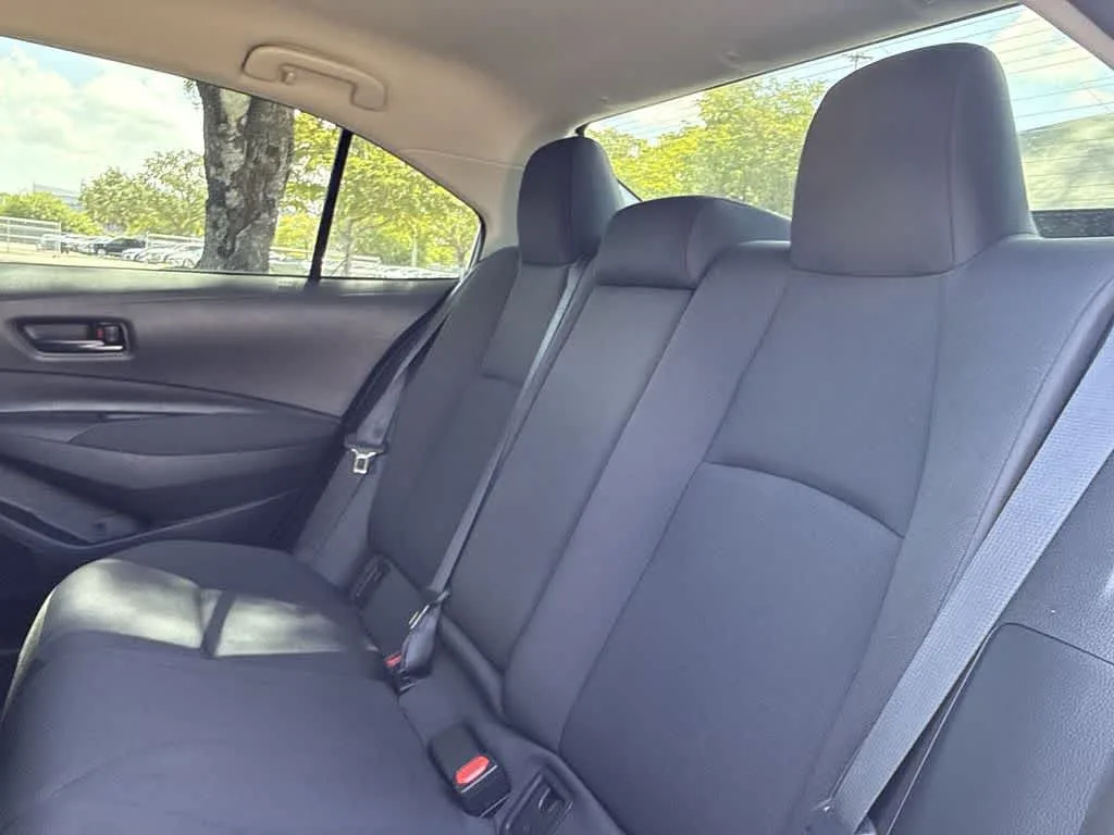 2025 Toyota Corolla LE photo 22
