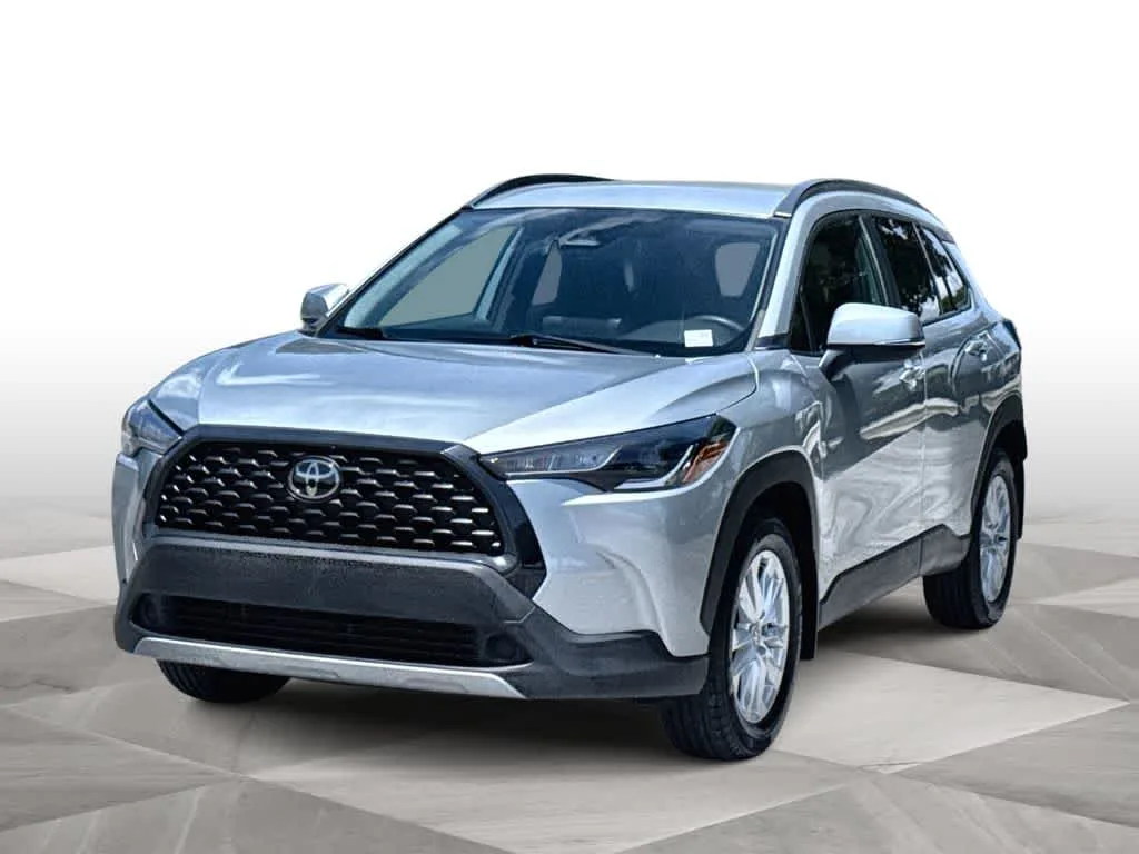 2024 Toyota Corolla Cross LE photo 4