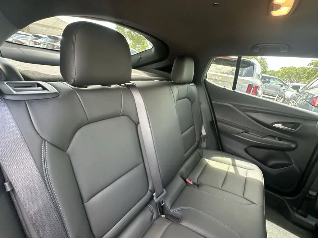2025 Buick Envista Sport Touring photo 13