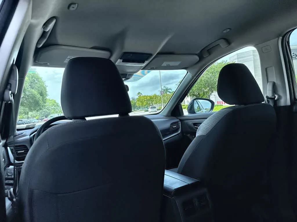 2023 Nissan Rogue SV photo 23