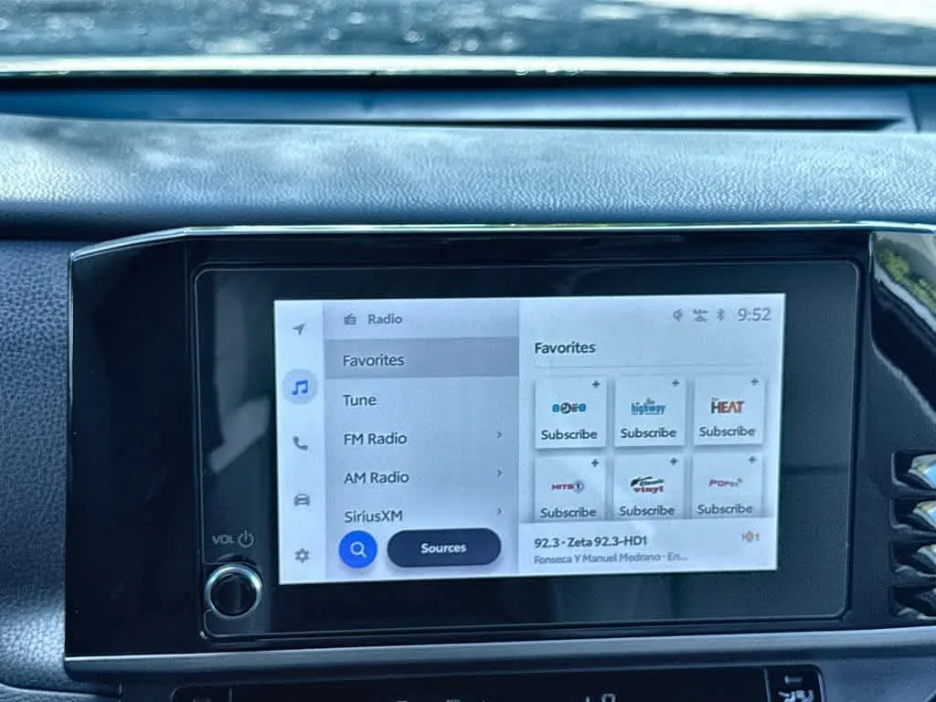 2025 Toyota Camry SE photo 18