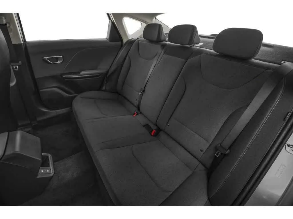 2026 Kia K4 LXS photo 8