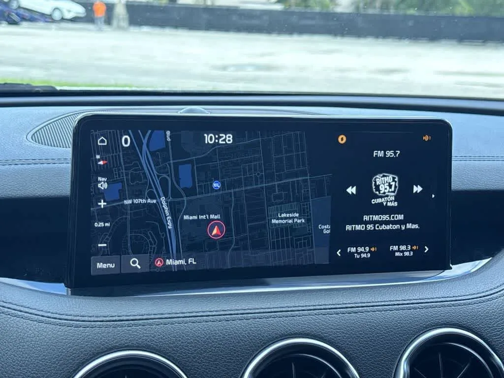 2023 Kia Stinger GT-Line photo 18