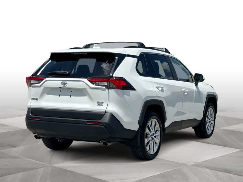 2025 Toyota RAV4 XLE Premium photo 8