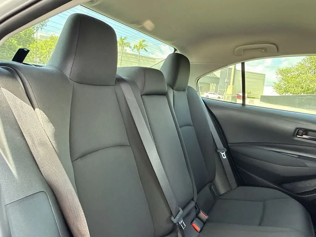 2025 Toyota Corolla LE photo 26