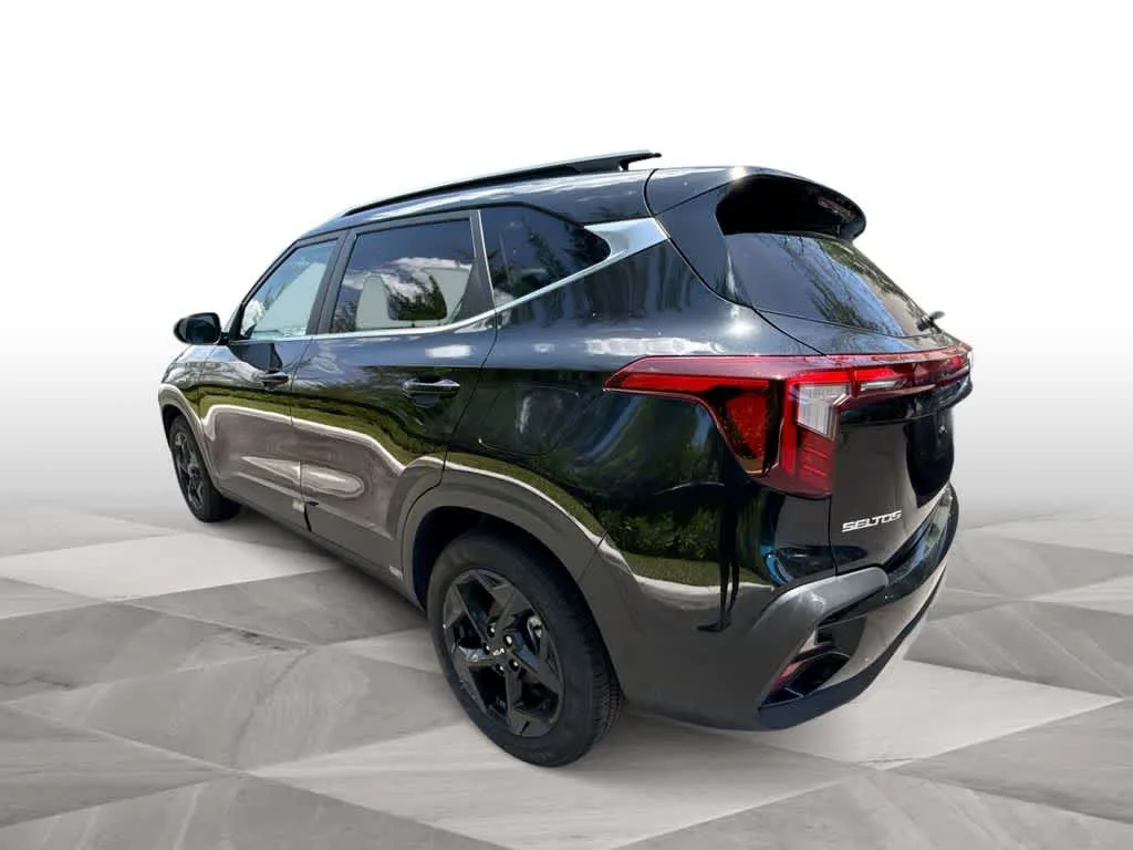 2026 Kia Seltos EX photo 6