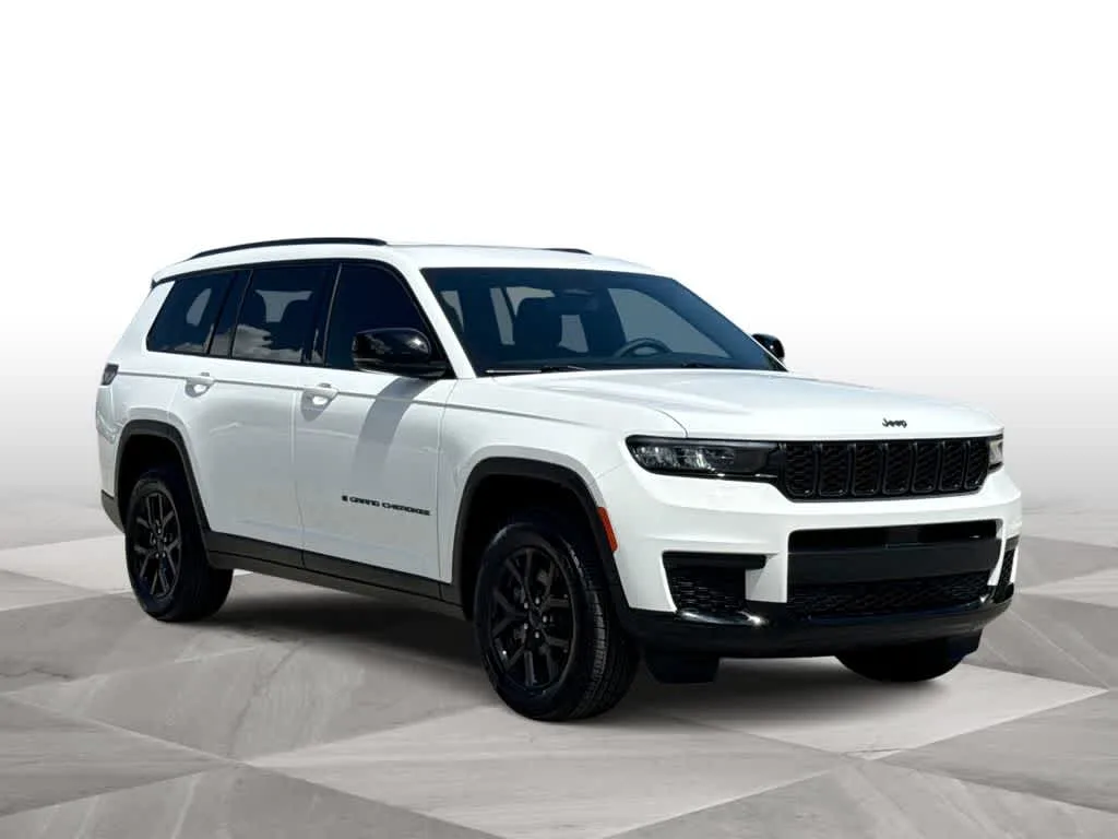 2024 Jeep Grand Cherokee L Altitude photo 2