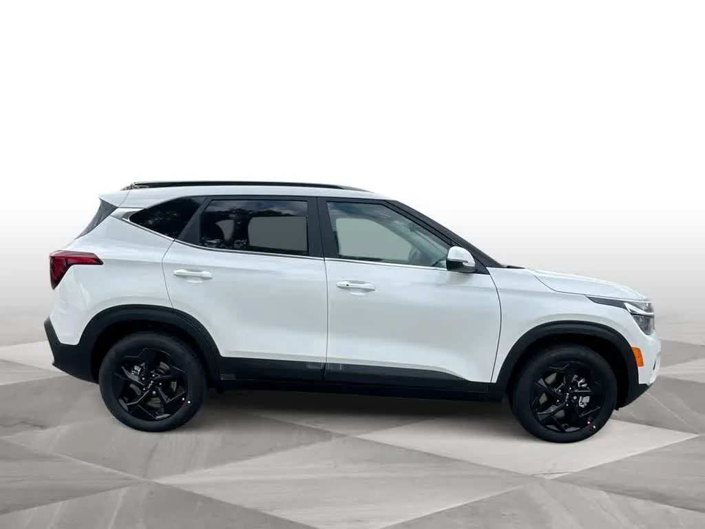 2026 Kia Seltos EX photo 9