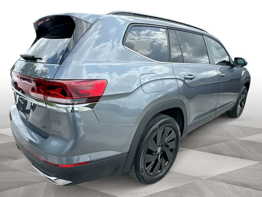 2024 Volkswagen Atlas 2.0T SE w/Technology photo 8