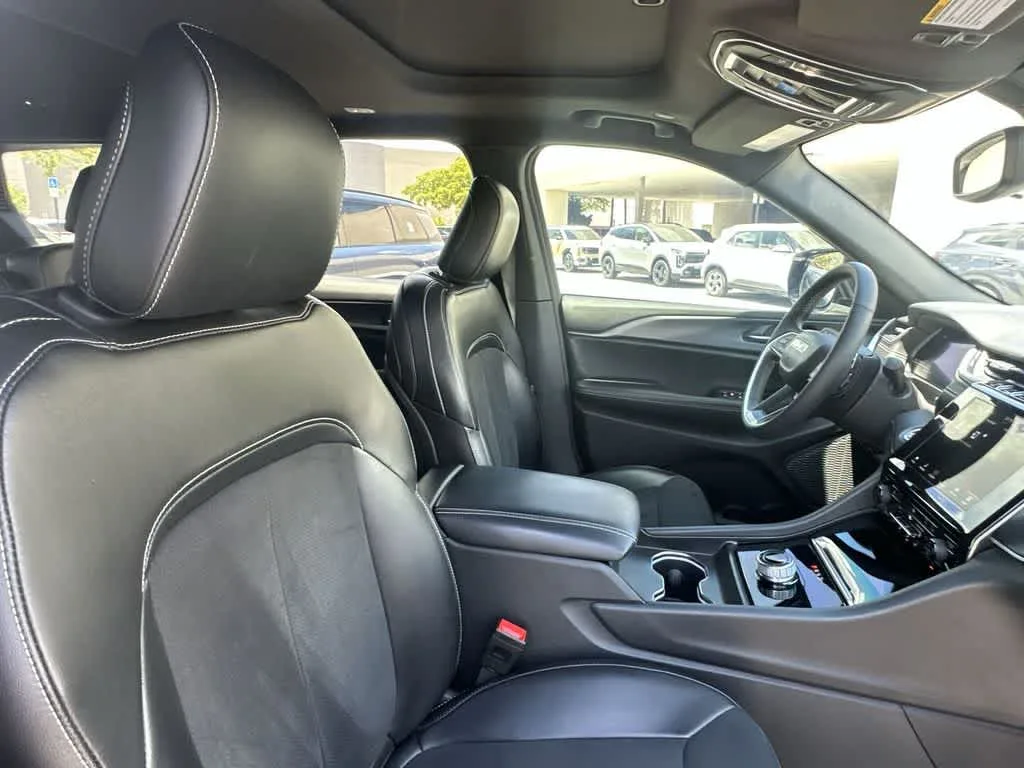 2024 Jeep Grand Cherokee L Altitude X photo 13