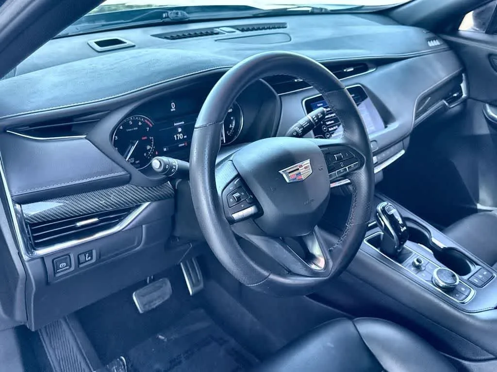 2022 Cadillac XT4 FWD Sport photo 13