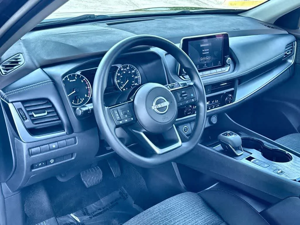 2023 Nissan Rogue SV photo 13