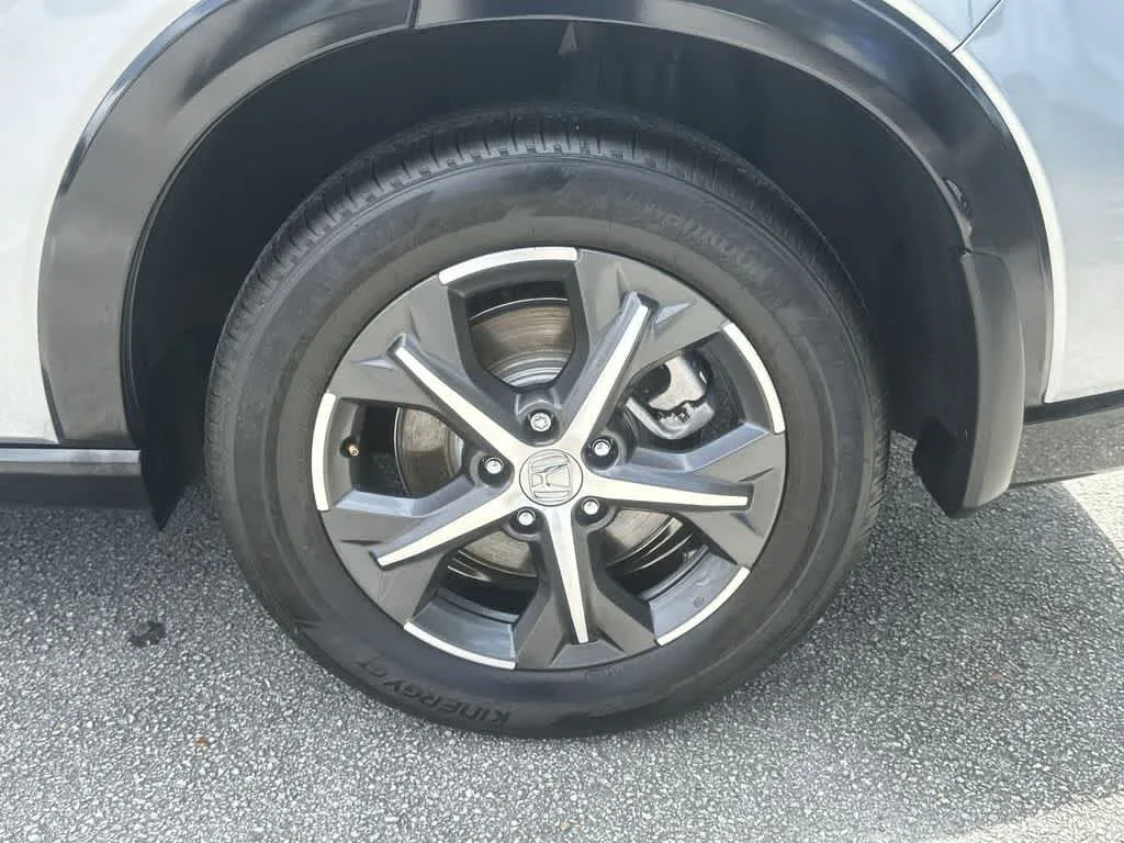 2025 Honda HR-V EX-L photo 10