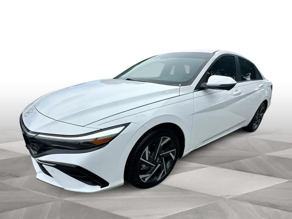 2024 Hyundai Elantra Limited photo 4